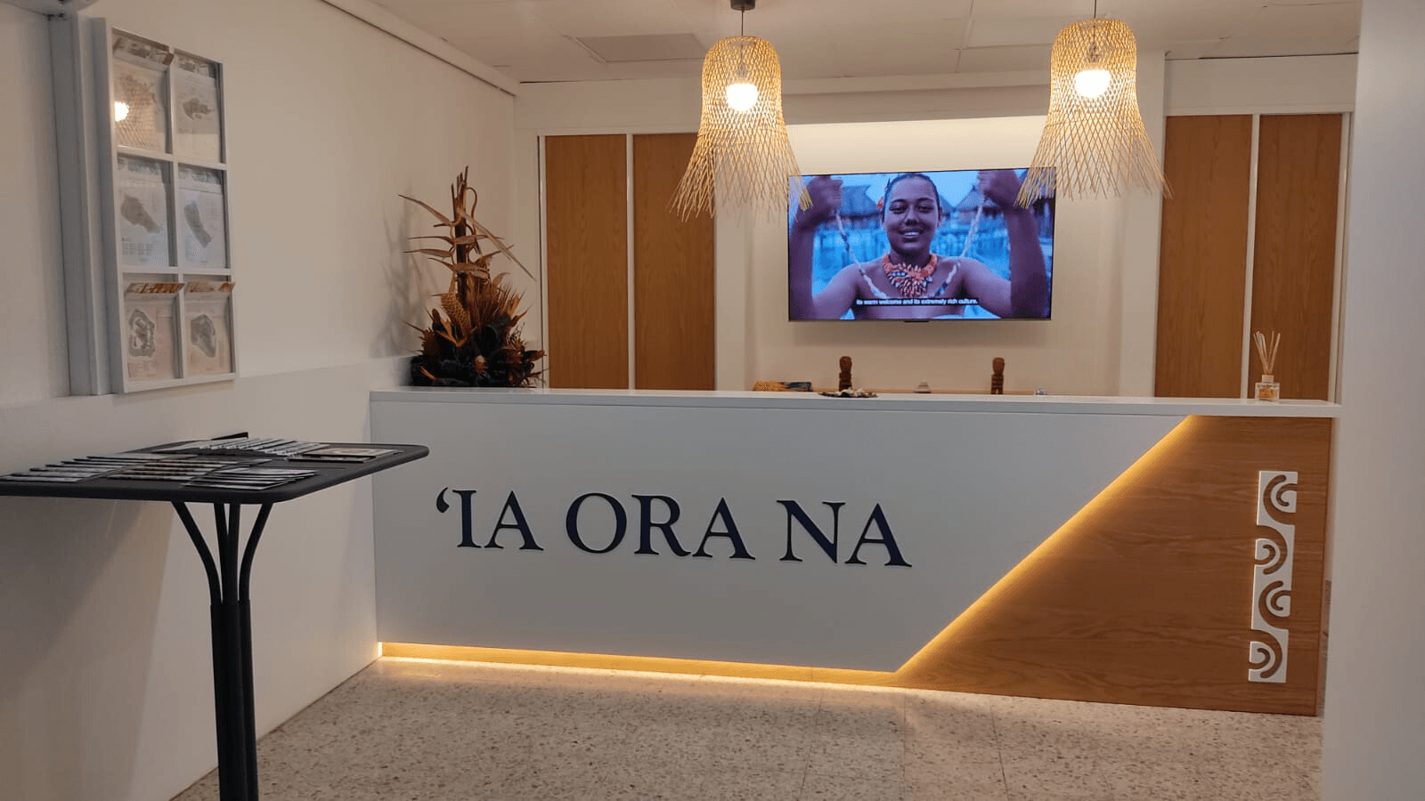 Comptoir accueil professionnel bois Tahiti