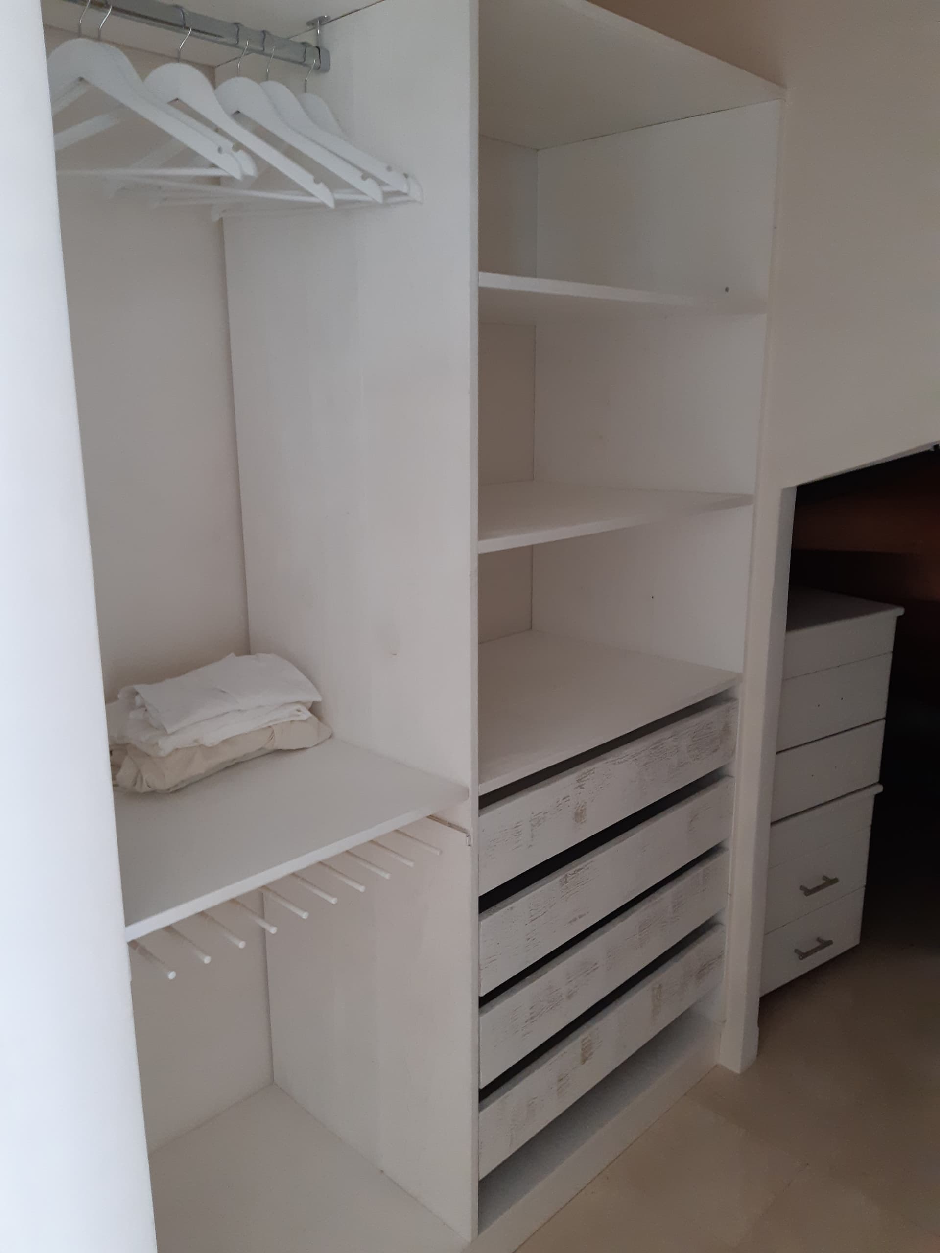 Rangement dressing bois massif Polynésie